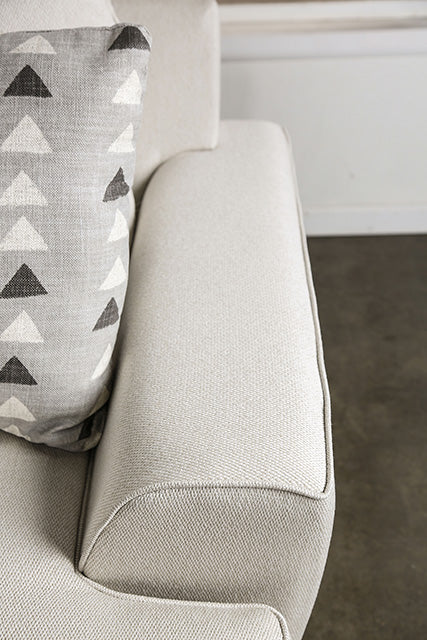 Hyde Park Loveseat w/ Pillows